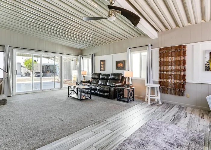 Viewpoint Golf Home! Pools, Hot Tubs & Holiday home